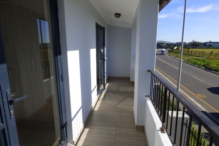 2 Bedroom Property for Sale in Parklands North Western Cape